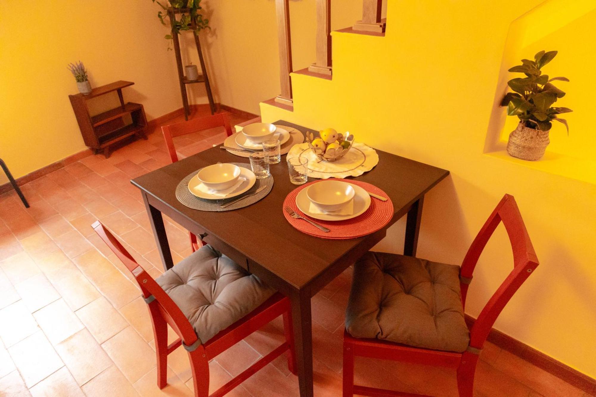 Casa Angulosa โกวิลา ภายนอก รูปภาพ