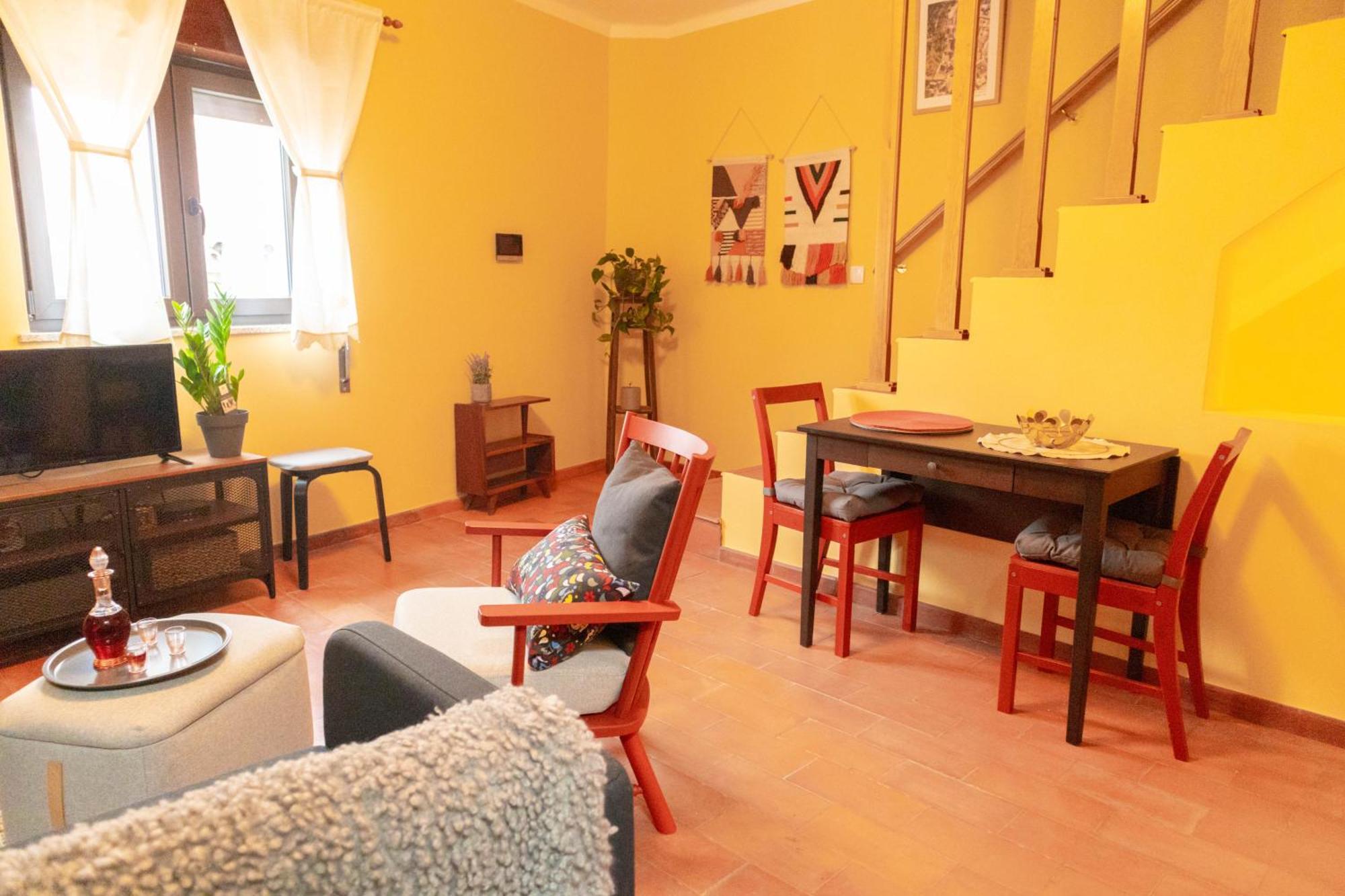 Casa Angulosa โกวิลา ภายนอก รูปภาพ
