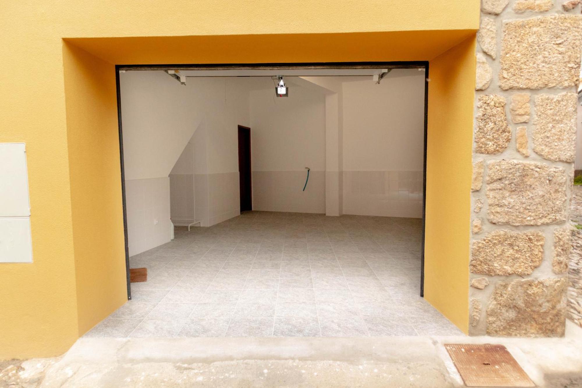 Casa Angulosa โกวิลา ภายนอก รูปภาพ